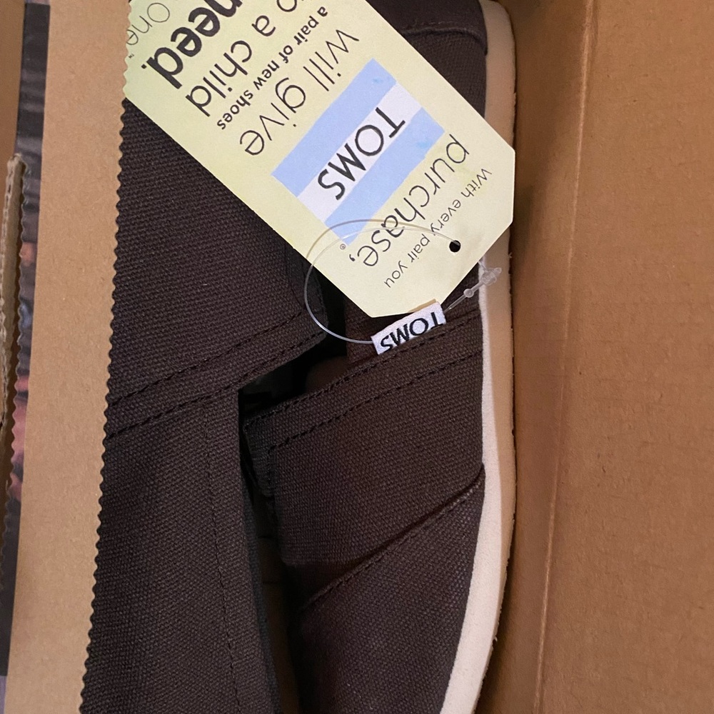 NWT TOMS Women’s Classic Canvas Slip On - Picture 9 of 9